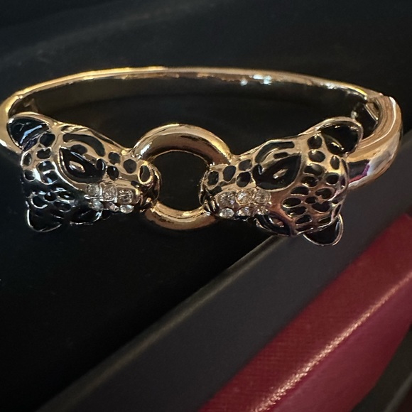 Diamot Leopard Golden Hinged Bangle Bracelet - Picture 2 of 9